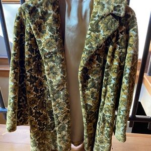 Carpet bag vintage coat